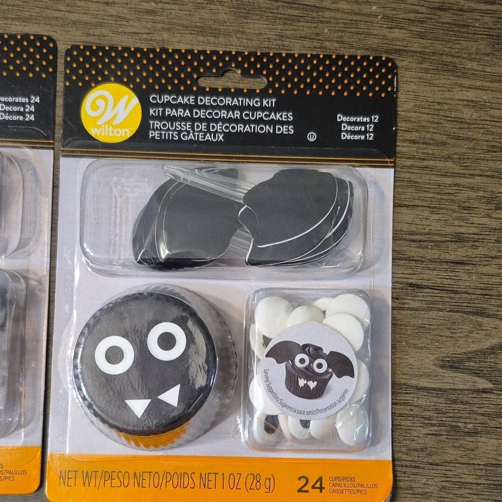 Wilton Halloween Cupcake Decorating Kit & Baking Cups Ghost Bat 24 & 100 Count